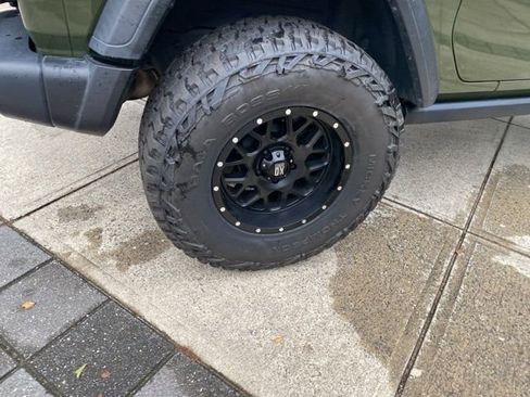 Used 2021 Jeep Wrangler Sport image 16