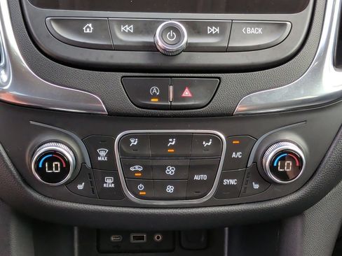 Used 2022 Chevrolet Equinox LT FWD image 28