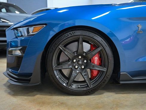 Used 2020 Ford Mustang Shelby GT500 w/ Carbon Fibre Track Pack RWD image 8