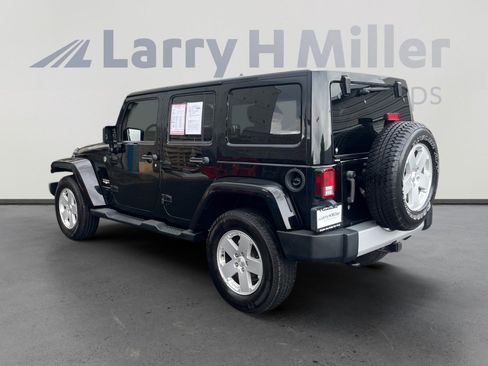 Used 2012 Jeep Wrangler Unlimited Sahara w/ Connectivity Group image 3
