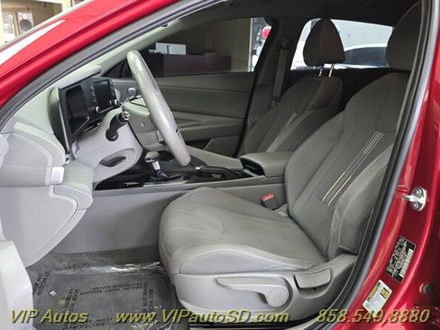 Used 2025 Hyundai Elantra Sport FWD image 15
