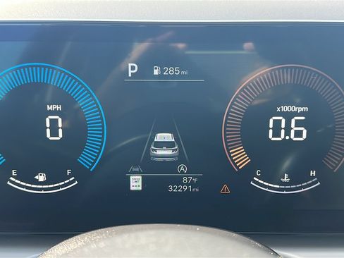 Used 2025 Hyundai Tucson SEL FWD image 2