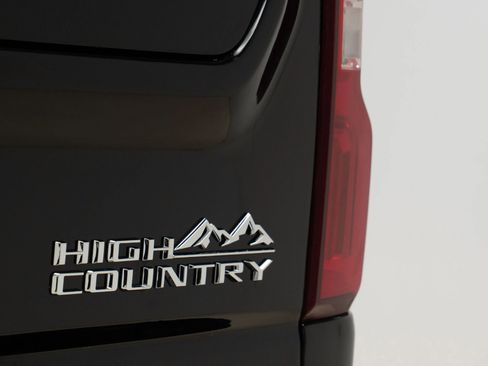 Used 2022 Chevrolet Silverado 2500 High Country w/ Technology Package image 20