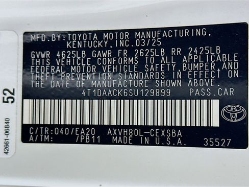 Used 2025 Toyota Camry SE FWD image 12