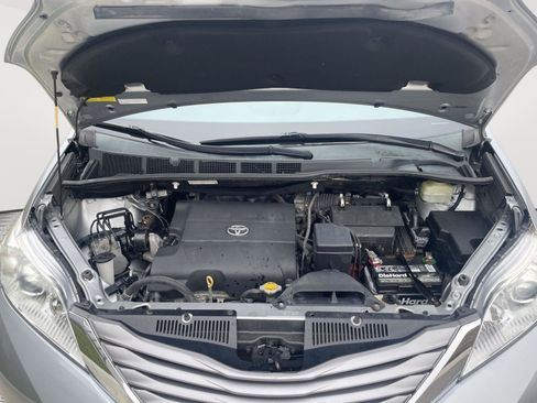 Used 2015 Toyota Sienna XLE Premium image 16