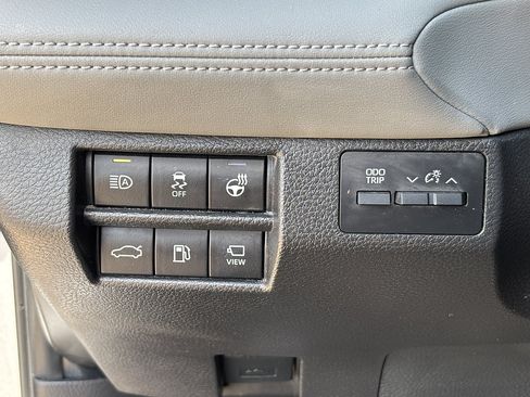 Used 2021 Toyota Avalon Limited w/ Advanced Safety Package FWD image 42