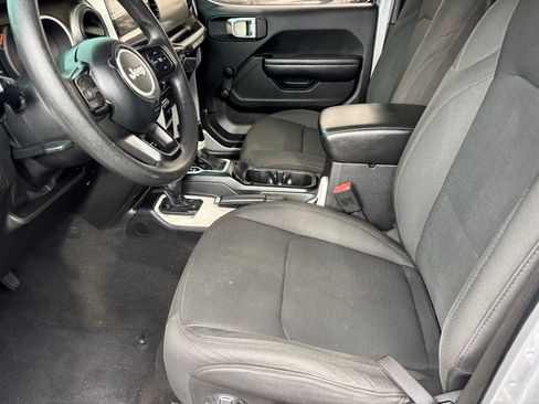 Used 2018 Jeep Wrangler Unlimited Sport image 17