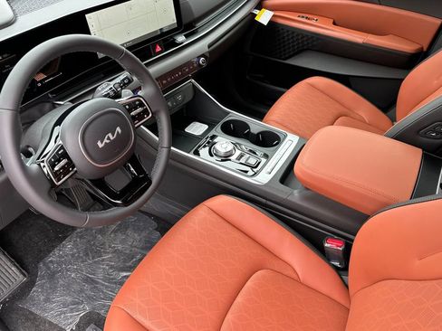 New 2026 Kia Carnival EX FWD image 10