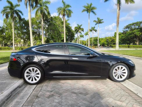 Used 2017 Tesla Model S 75D AWD/4WD image 16