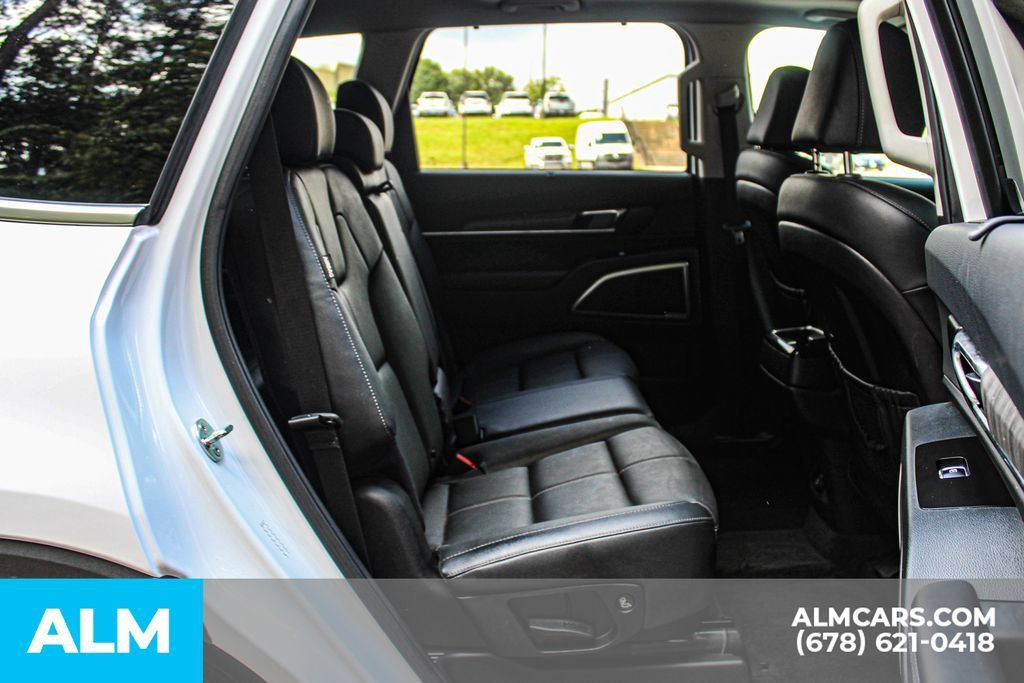 Used 2025 Kia Telluride EX AWD/4WD image 18