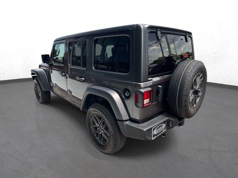 Used 2024 Jeep Wrangler Unlimited Sport AWD/4WD image 5