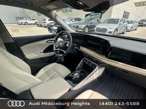 Certified 2025 Audi Q5 Premium w/ Premium Plus AWD/4WD image 18