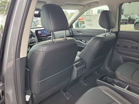 New 2026 Nissan Pathfinder SL AWD/4WD image 12