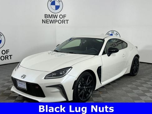 Used 2023 Toyota GR86 Premium image 3