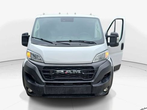 Used 2025 RAM ProMaster 2500 w/ Convenience Group FWD image 3