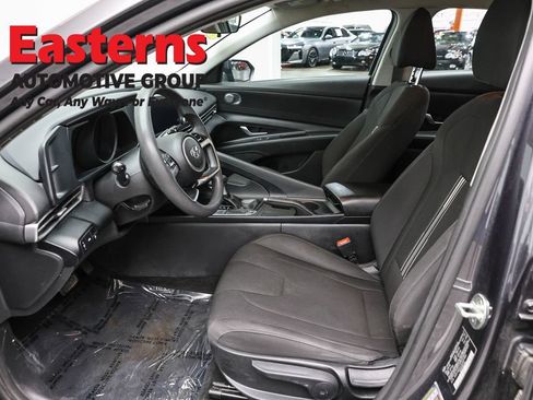 Used 2021 Hyundai Elantra SEL FWD image 14