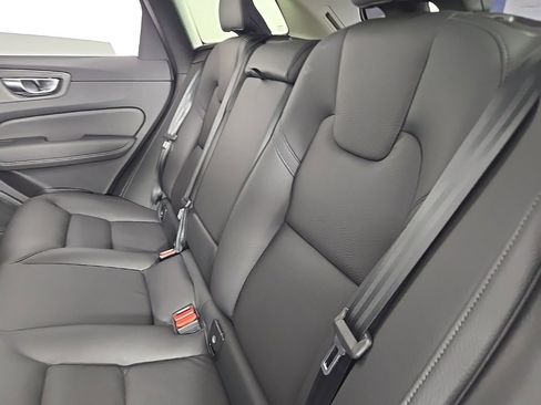 New 2025 Volvo XC60 B5 Plus w/ Protection Package Premier image 19