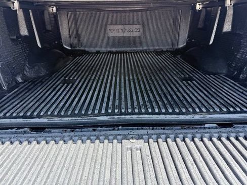 Used 2020 Nissan Titan SV w/ SV Convenience Package RWD image 19