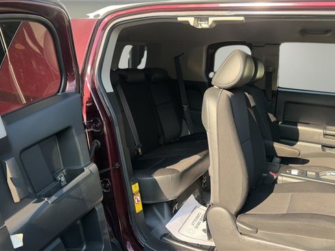 Used 2007 Toyota FJ Cruiser 4WD image 13