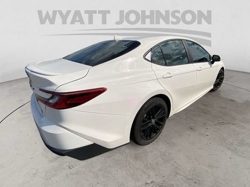 Used 2025 Toyota Camry SE FWD image 10