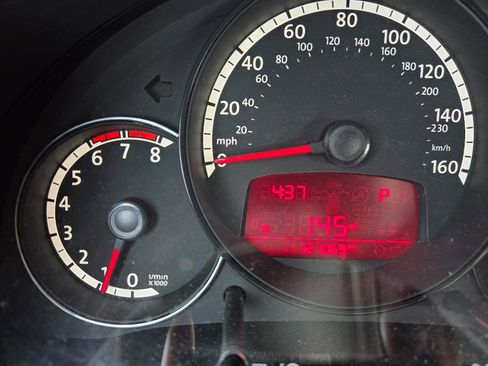 Used 2013 Volkswagen Beetle 2.5 FWD image 14