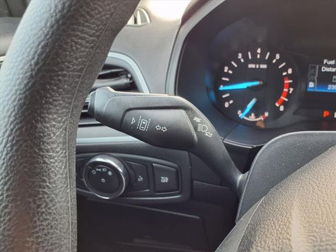 Used 2020 Ford Edge SE image 18