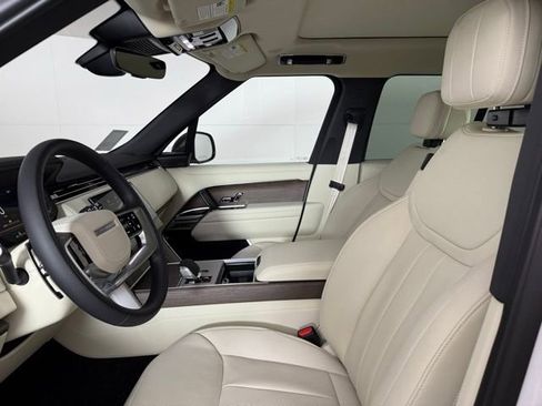 New 2025 Land Rover Range Rover SE image 16