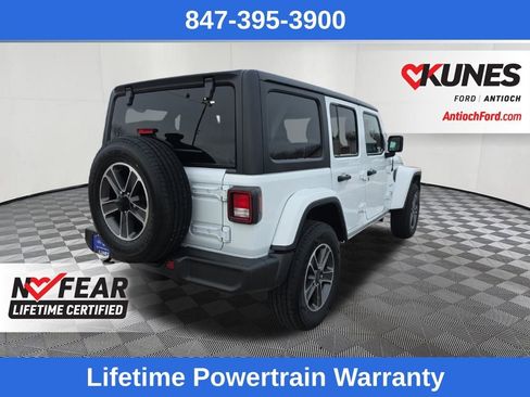 Used 2023 Jeep Wrangler Sahara image 7