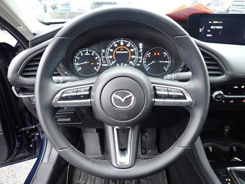 Used 2022 MAZDA MAZDA3 s image 23