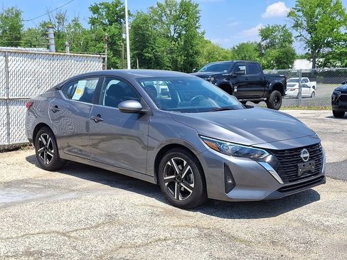 Used 2024 Nissan Sentra SV FWD image 6
