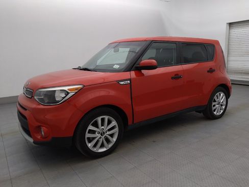 Used 2019 Kia Soul + image 2