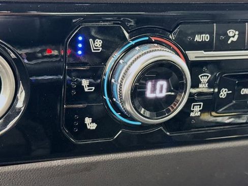 Used 2022 GMC Sierra 1500 SLT w/ SLT Convenience Package image 21