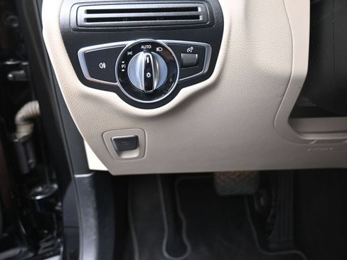 Used 2016 Mercedes-Benz GLC 300 4MATIC image 16
