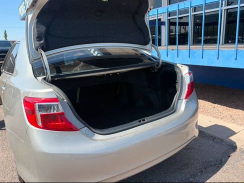 Used 2014 Toyota Camry LE image 5