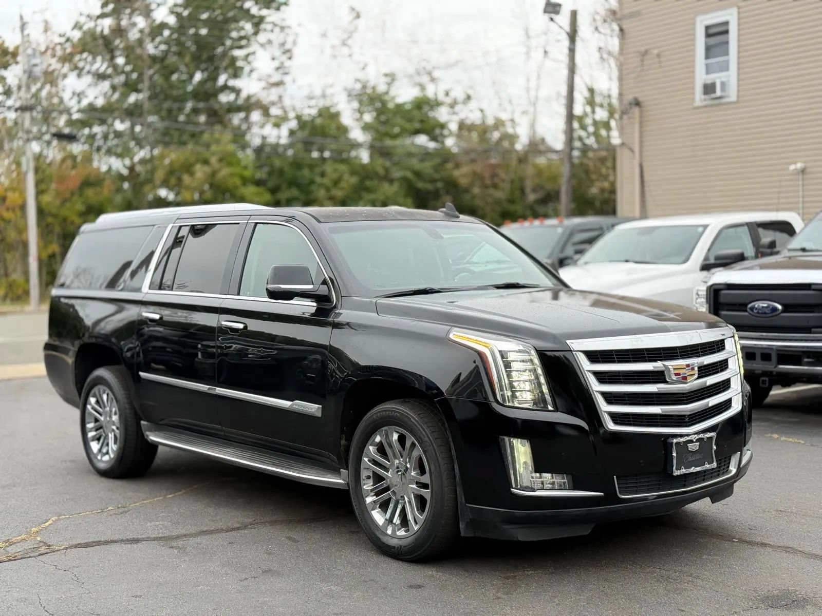Used 2016 Cadillac Escalade ESV 2WD image 4