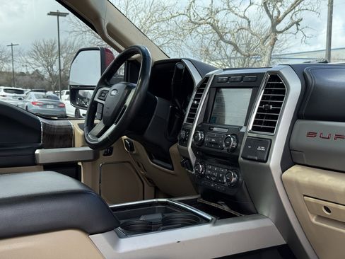 Used 2017 Ford F250 Lariat w/ Lariat Ultimate Package image 18