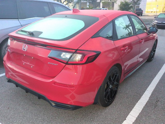 Used 2022 Honda Civic Sport image 2