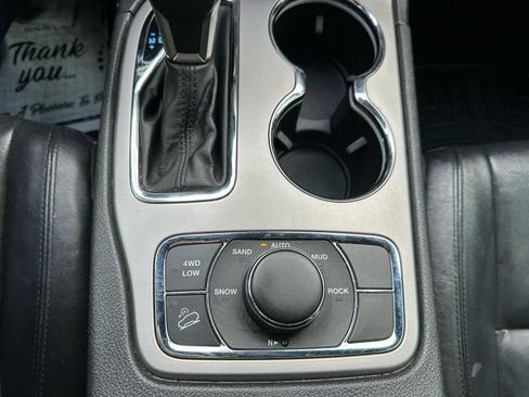 Used 2018 Jeep Grand Cherokee Limited w/ Trailer Tow Group IV AWD/4WD image 17