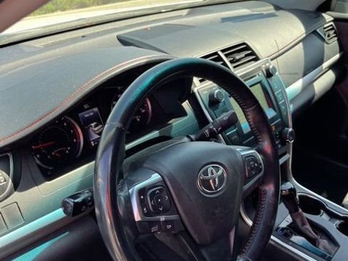 Used 2016 Toyota Camry SE FWD image 13