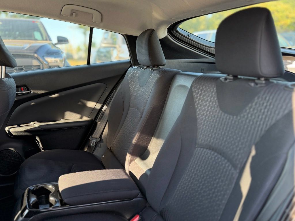 Used 2018 Toyota Prius Prime Plus FWD image 5