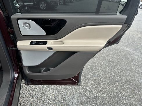 Used 2022 Lincoln Aviator Reserve w/ Equipment Group 201A image 19