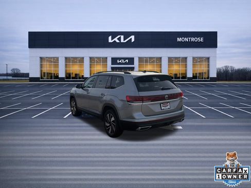 Used 2025 Volkswagen Atlas SE AWD/4WD image 8