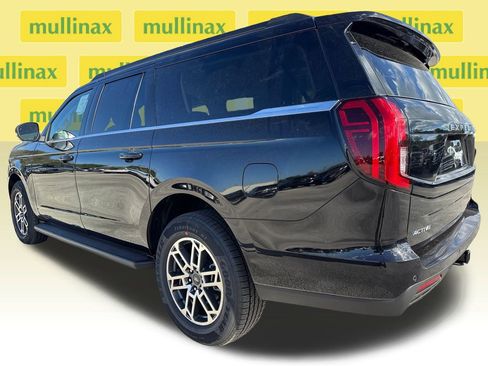 New 2026 Ford Expedition Max Active image 4