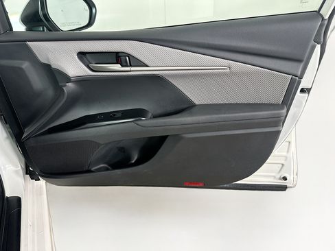 Used 2025 Toyota Camry SE w/ Convenience Package FWD image 30