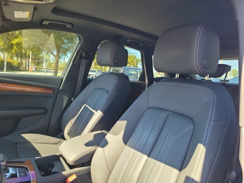 Certified 2023 Audi Q5 2.0T Premium w/ Convenience Package image 17