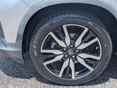 Used 2020 Honda Pilot Touring image 10