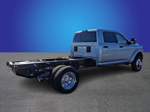 New 2026 RAM 4500 4x4 Crew Cab DRW image 3