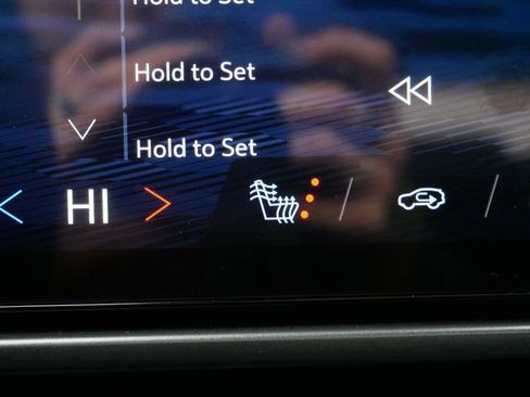 Used 2025 Chevrolet Equinox EV RS image 17