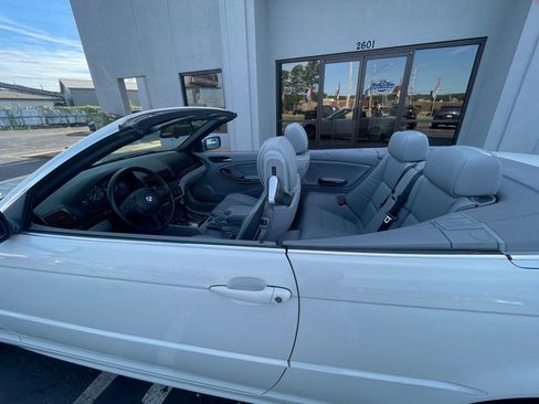 Used 2005 BMW 325Ci Convertible image 13