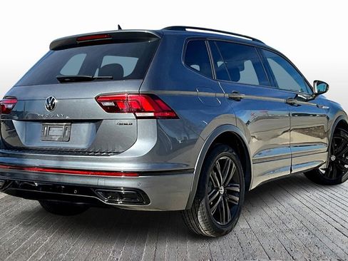 Used 2022 Volkswagen Tiguan SE R-Line image 9